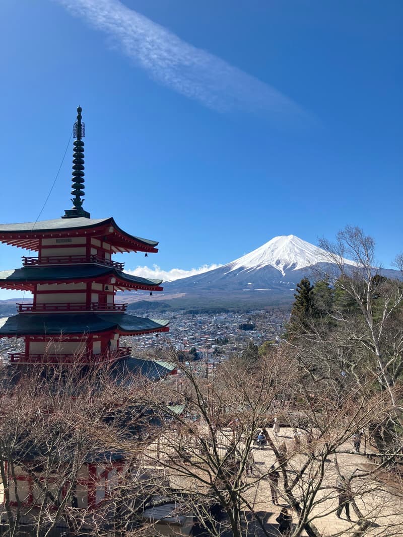 Mount Fuji behind the Chureito pagoda at Arakurayama Sengen Park